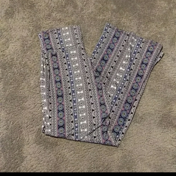 No Boundaries Lounge Pants - Picture 5 of 5